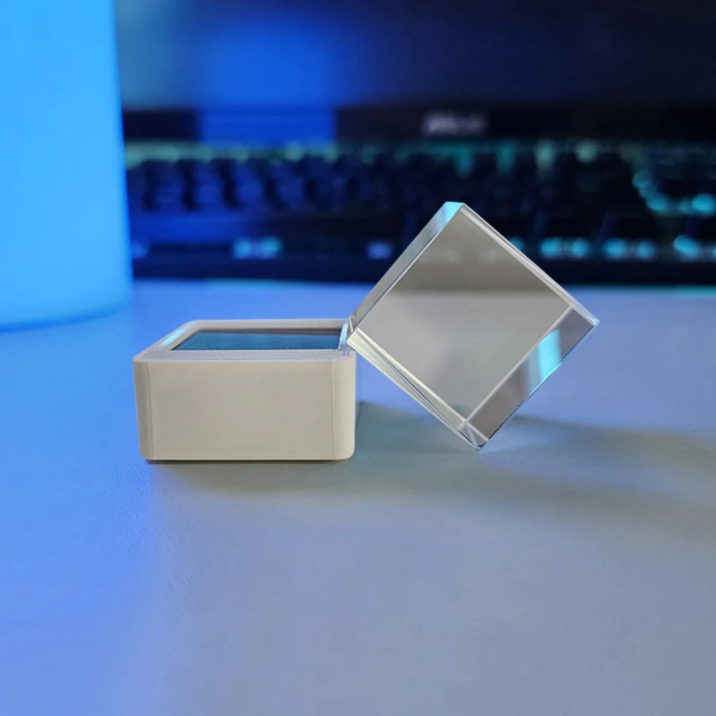 Opacoo™ Neo Hologram Cube – Wi-Fi GIF Display